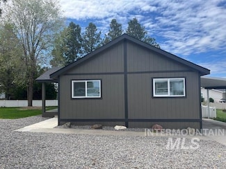8255 Blue Ridge Ln, Boise, ID 83716
