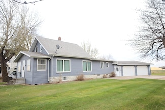 106 Galchutt St, Wahpeton, ND 58075