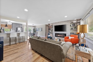 605 Oak Ln, Horicon, WI 53032