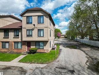 1825      A8 S Crawford Rd Unit A8, Mount Pleasant, MI 48858