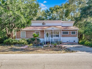 602 SE 3rd St, Carrabelle, FL 32322