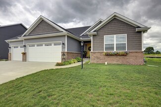 1405 Winterberry Dr, Savoy, IL 61874