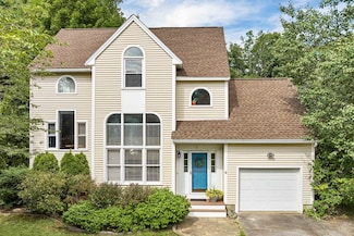 3 Alderwood Dr, Stratham, NH 03885