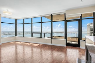 700 W E St Unit 3901, San Diego, CA 92101