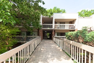 500 Umstead Dr Unit 304, Chapel Hill, NC 27516