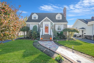 199 Claxton Ave, Bellmore, NY 11710