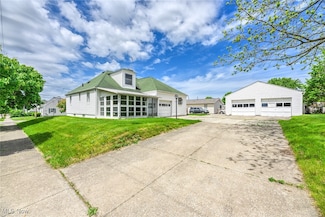 461 Boyd Ave, Akron, OH 44305