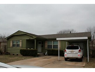 637 N Broadway, Edmond, OK 73034
