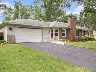 2801 Applelane Ave, Kalamazoo, MI 49008