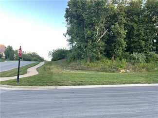 16410 W Loch Lloyd Pkwy, Belton, MO 64012