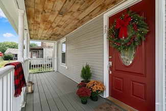 99 Woodmont St, Westfield, MA 01085