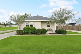 143 Vans Ln, Destrehan, LA 70047