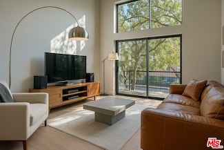 980 Granville Ave Unit 3, Los Angeles, CA 90049