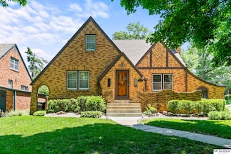2003 N 54th St, Omaha, NE 68104