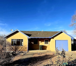 203 E Pine Ave, Gallup, NM 87301