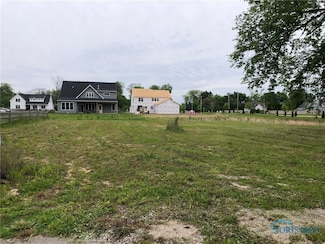 5649 Waterville Monclova Rd, Monclova, OH 43542