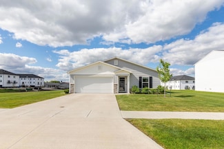 324 Post Oak Dr, Hudson, IA 50643
