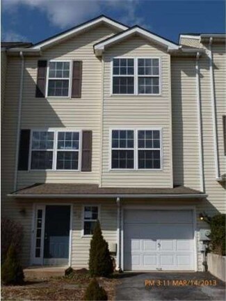 53 Pinckney Dr, Coatesville, PA 19320
