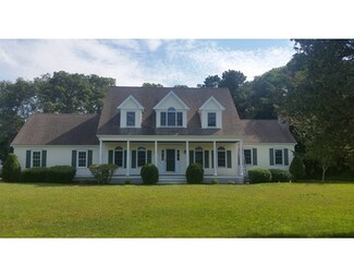 22 Fieldwood Dr, Sagamore Beach, MA 02562