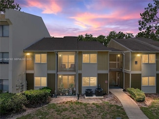 13285 Arbor Pointe Cir Unit 201, Tampa, FL 33617