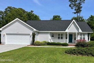 2002 Joslyn Dr, Morehead City, NC 28557