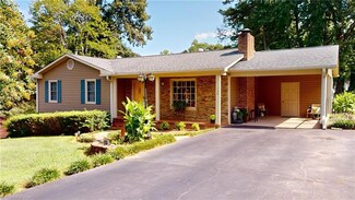 130 Ashley Dr, Dobson, NC 27017