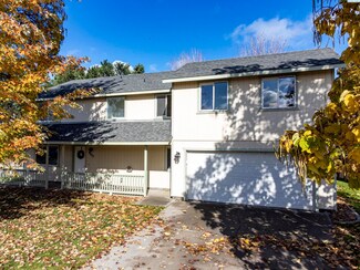 4882 Thrush Ln, West Richland, WA 99353