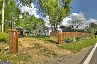 342 E 2nd St, Blue Ridge, GA 30513