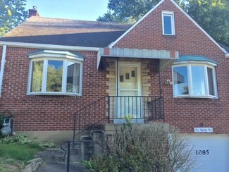 1085 Greenlawn Dr, Pittsburgh, PA 15220