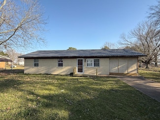124 W Larry St, Hickory Ridge, AR 72347