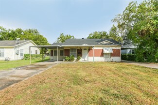 1619 Blake Ave, Pasadena, TX 77502