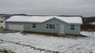 146 Sparks Hill Dr, Cazenovia, WI 53924