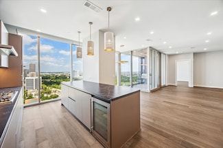 1711 Allen Pkwy Unit 2002, Houston, TX 77019