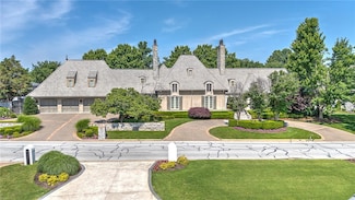31 W Champions Blvd, Rogers, AR 72758