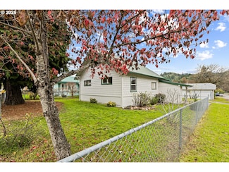 331 NE Laurel Ave, Myrtle Creek, OR 97457