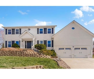 327 NE Landings Dr, Lees Summit, MO 64064