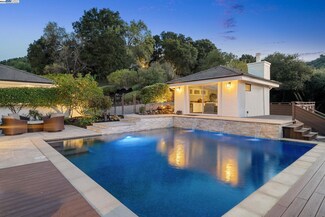 11 Leslyn Ln, Lafayette, CA 94549