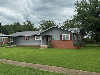 708 W First St, Hico, TX 76457