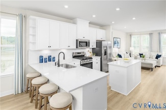 4717 Cloverleigh Dr, Midlothian, VA 23112