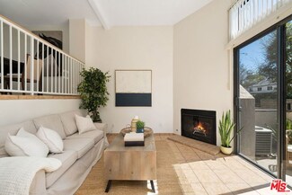 19230 Wyandotte St Unit 16, Reseda, CA 91335