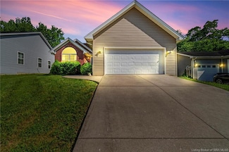 820 Twin Oaks Dr, Henryville, IN 47126