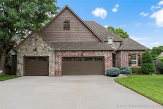 2605 E 23rd St, Tulsa, OK 74114