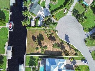 1806 Marina Cir, North Fort Myers, FL 33903