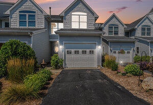 927 W Savidge St, Spring Lake, MI 49456