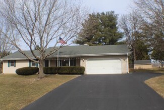 196 S Fox Run Ln, Byron, IL 61010