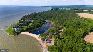 111 Lighthouse Ln, Stevensville, MD 21666