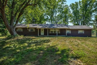 658 Pan Estates Ave, Sorento, IL 62086