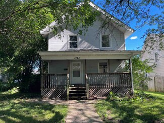 1423 Chestnut St, Rockford, IL 61102
