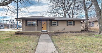 809 W Kelley St, Fayetteville, AR 72703