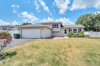 885 Redwood Dr, Elwood, IL 60421